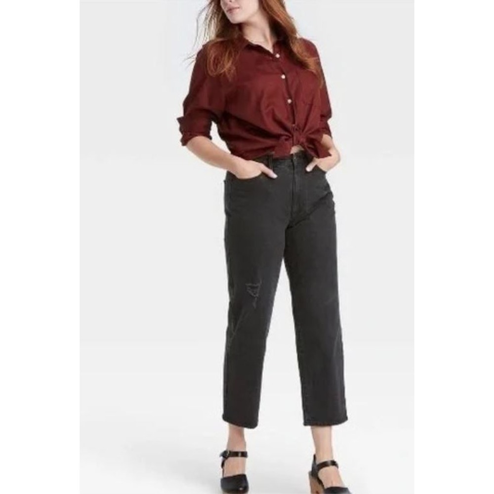 Universal Thread Women's Vintage Straight Leg Distressed Jeans in Black Size 18